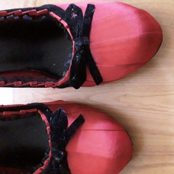 Cute red heels - Picture 3 of 3